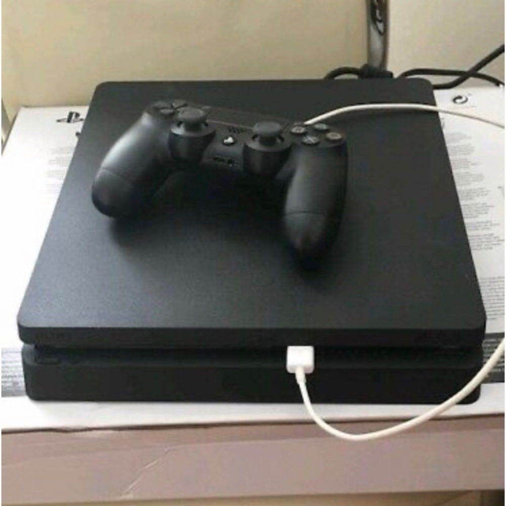 A ps4 with A working controller